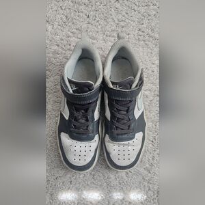 Nike Kids' Boys Sz 2